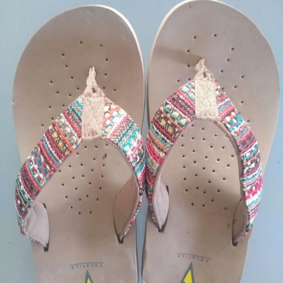 Volatile Thongs - Picture 6 of 7